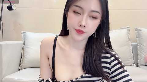 Media: ruoling_19 Stripchat 2024-12-11 14:45:00
