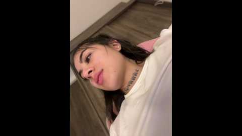 Media: sarasanders_4 Stripchat 2024-12-11 03:34:00