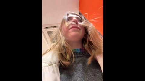 Media: sunny___bunny Stripchat 2024-12-12 16:19:00