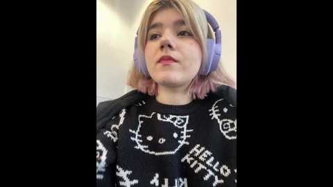Media: baby__naughty Stripchat 2024-12-13 11:15:00