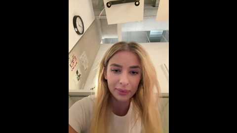 Media: evieevans Stripchat 2024-12-13 16:07:00