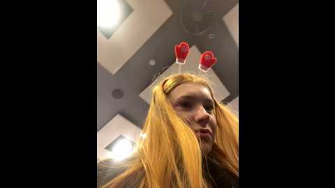 Media: honey___hot Stripchat 2024-12-13 16:14:00