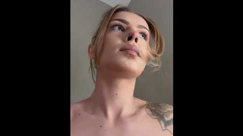 Media: hotbella_ Stripchat 2024-12-13 15:59:00