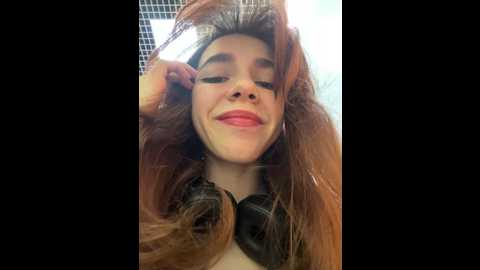 Media: lily__belle Stripchat 2024-12-13 15:56:00
