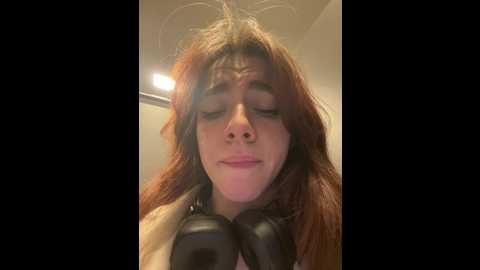 Media: lily__belle Stripchat 2024-12-13 19:19:00