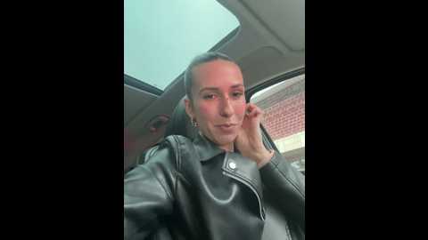 Media: lola_tentatiion Stripchat 2024-12-13 14:58:00