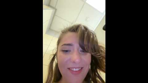 Media: mariid Stripchat 2024-12-13 08:31:00