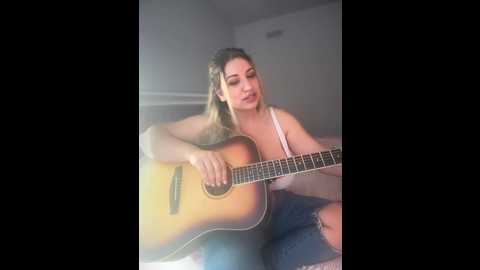 Media: miamellycious Stripchat 2024-12-13 14:59:00
