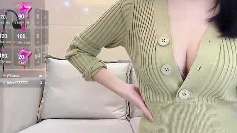Media: ruoling_19 Stripchat 2024-12-13 12:23:00