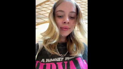 Media: enjoy_my_beauty Stripchat 2024-12-14 05:00:00