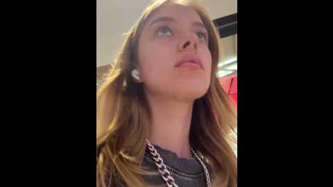 Media: enjoy_my_beauty Stripchat 2024-12-14 07:45:00