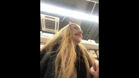 Media: honey___hot Stripchat 2024-12-14 13:29:00