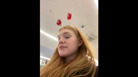 Media: honey___hot Stripchat 2024-12-14 18:00:00