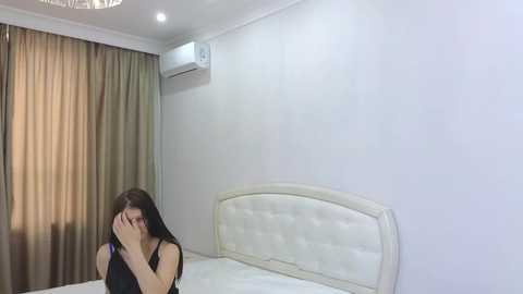 Media: rebecca_loves_you Stripchat 2024-12-14 09:36:00