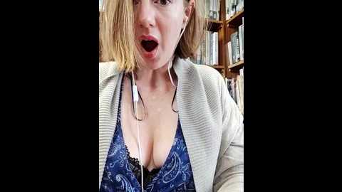 Media: topsywilde Stripchat 2024-12-14 07:28:00