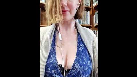 Media: topsywilde Stripchat 2024-12-14 08:02:00