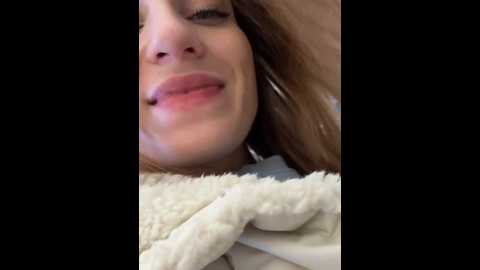 Media: _angelari_ Stripchat 2024-12-15 12:37:00