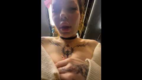 Media: babydolll Stripchat 2024-12-15 17:46:00