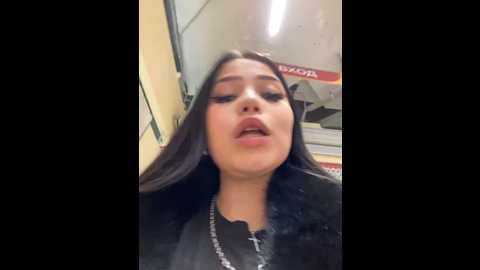 Media: chloe__moon Stripchat 2024-12-15 14:25:00