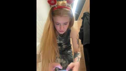 Media: honey___hot Stripchat 2024-12-15 15:42:00