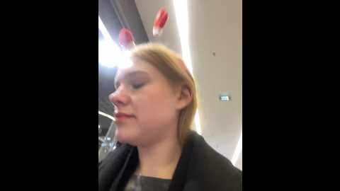 Media: honey___hot Stripchat 2024-12-15 17:17:00