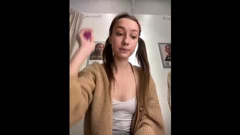 Media: lia__love Stripchat 2024-12-15 14:23:00