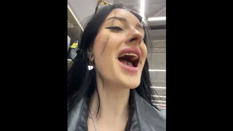 Media: melissa_crazy Stripchat 2024-12-15 17:38:00
