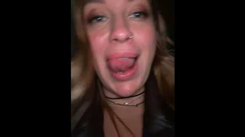 Media: sweet___emily Stripchat 2024-12-15 20:12:00
