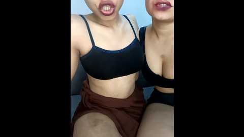 Media: tannu_tanya Stripchat 2024-12-15 16:57:00