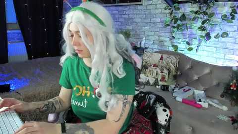 Media: alex_howell Stripchat 2024-12-16 06:56:00