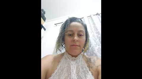 baixinhaloira @ stripchat on 20241216