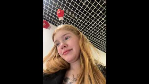 Media: honey___hot Stripchat 2024-12-16 18:08:00