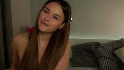 Media: karinbates Stripchat 2024-12-16 16:31:00