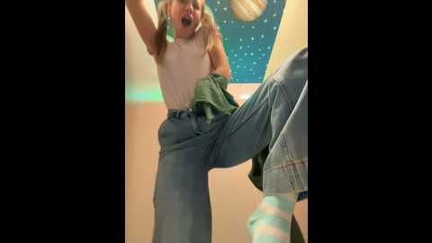 Media: lia__love Stripchat 2024-12-16 15:24:00