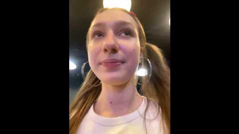 Media: lia__love Stripchat 2024-12-16 16:05:00