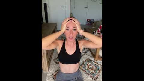 Media: lola_tentatiion Stripchat 2024-12-16 10:27:00