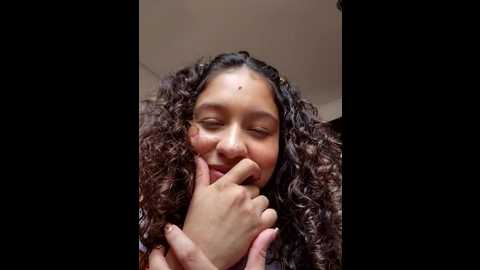 Media: shara_dreams Stripchat 2024-12-16 15:01:00