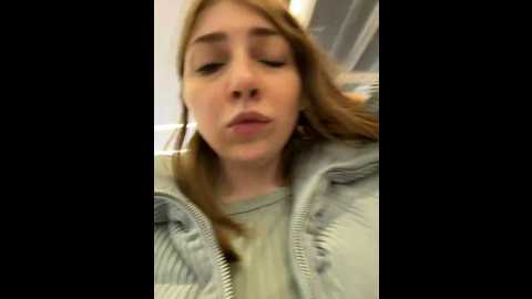 Media: sunny___bunny Stripchat 2024-12-16 15:37:00