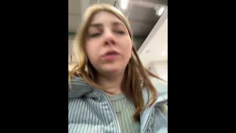 Media: sunny___bunny Stripchat 2024-12-16 16:31:00