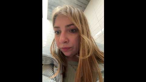 Media: sunny___bunny Stripchat 2024-12-16 17:42:00