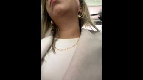 Media: _abril_office1 Stripchat 2024-12-17 19:25:00