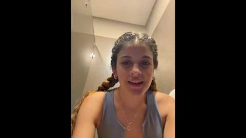 Media: alana15 Stripchat 2024-12-17 13:49:00