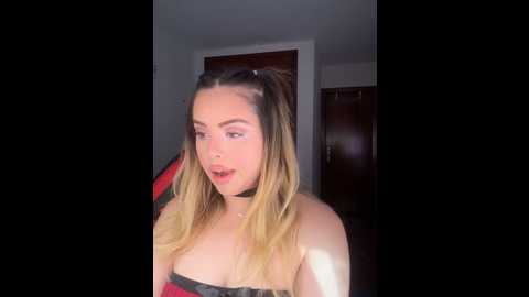 Media: alirawrz Stripchat 2024-12-17 11:57:00