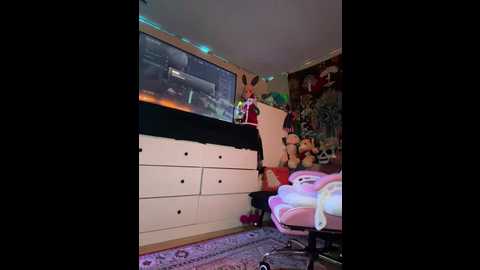Media: cutiepiespanks Stripchat 2024-12-17 00:04:00