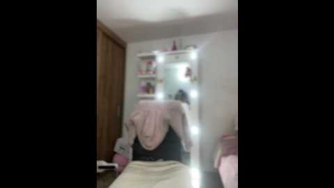 Media: emmily_19 Stripchat 2024-12-17 22:40:00