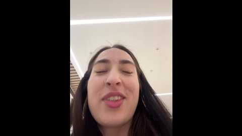 Media: holly_play Stripchat 2024-12-17 10:05:00