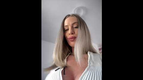 Media: jessyrey Stripchat 2024-12-17 09:02:00