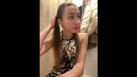 Media: lia__love Stripchat 2024-12-17 15:06:00