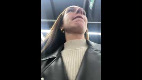 Media: lola_tentatiion Stripchat 2024-12-17 10:20:00