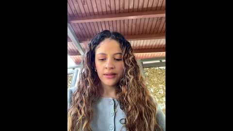 Media: alana15 Stripchat 2024-12-18 15:25:00